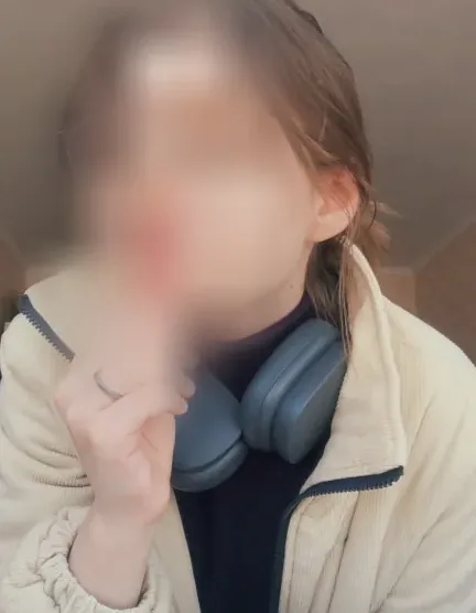 Amina, 19 años