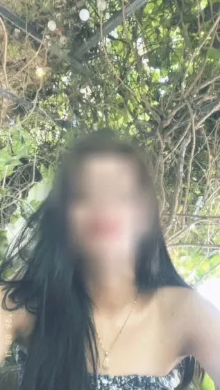 Nawal, 24 años